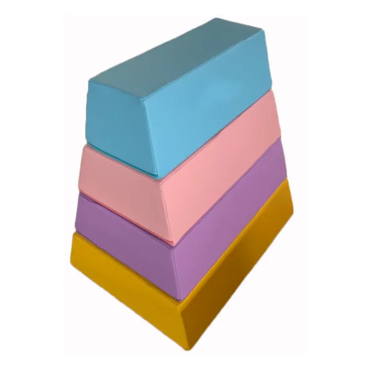 Pieni neliosainen hyppylaatikko