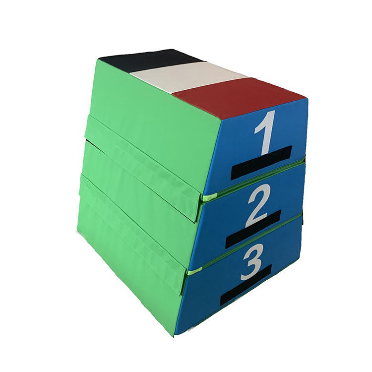 Pieni kolmiosainen hyppylaatikko